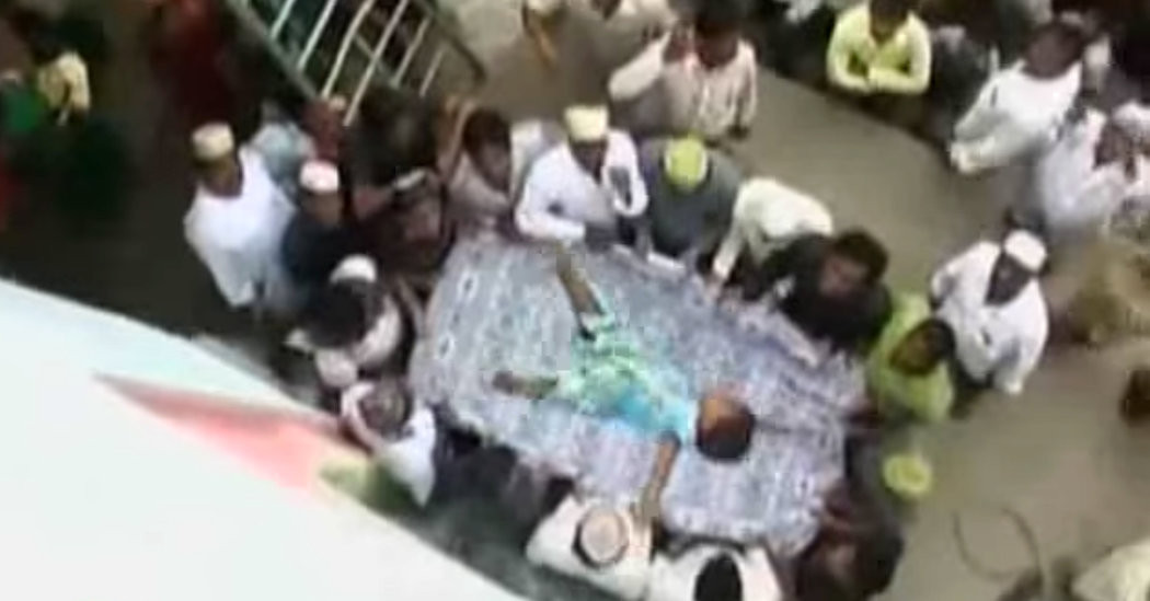 Curiosidades Culturais Lançar Bebés na Índia Mochila Vermelha