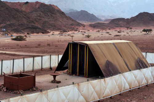 Tabernáculo, hoje, no deserto.jpg