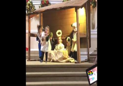 HD Maria impede ovelha de raptar o menino Jesus.jp