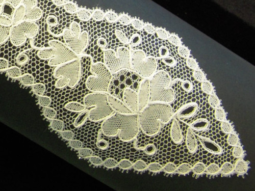dentelle bayeux.jpg