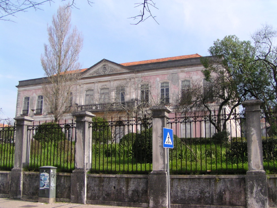 Edificio a ARS.JPG