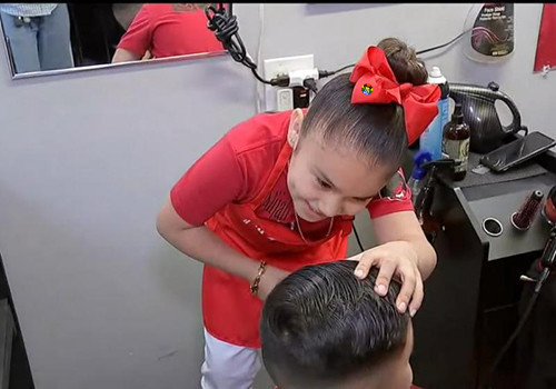 HD Menina barbeira de 7 anos de idade.jpg