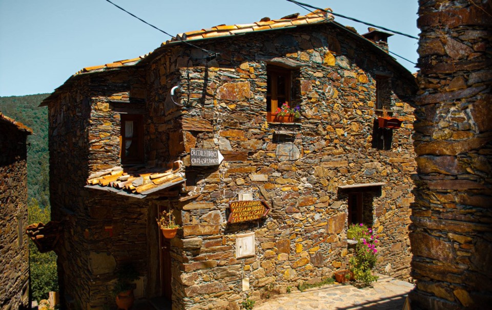 Na Serra da Lousã, aldeia de xisto do Talasnal, o