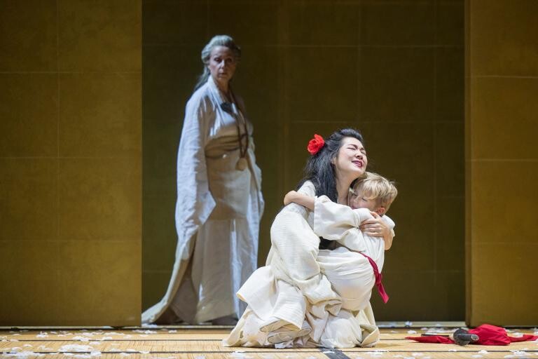 madame-butterfly-2-martin-argyroglo-angers-nantes-