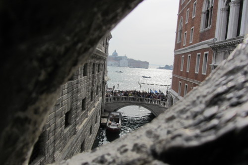 349. Venezia - Ponte dos Suspiros.JPG
