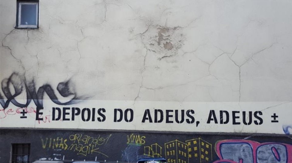 EDepoisDoAdeusGrafiti.jpg EDepoisDoAdeusGrafiti.jpg