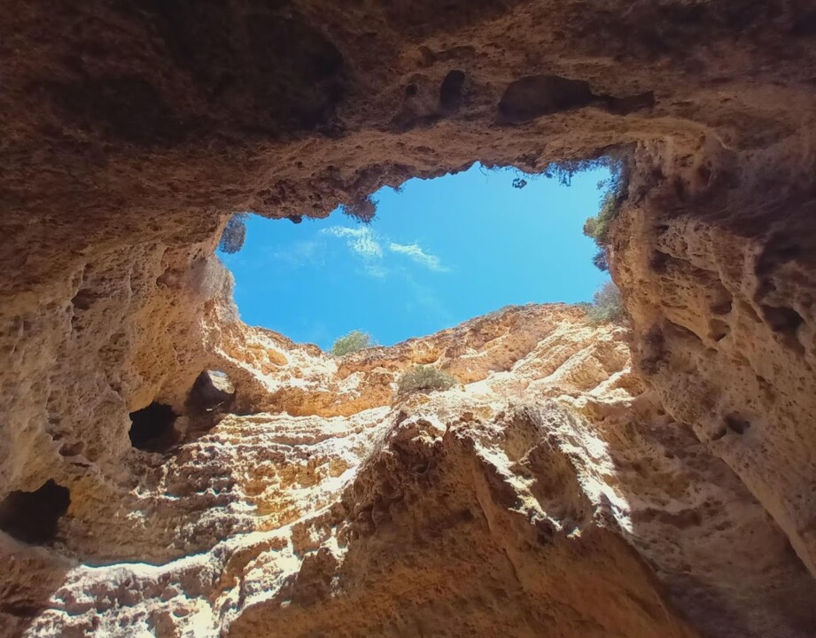 Não me canso disto gruta 1.jpg