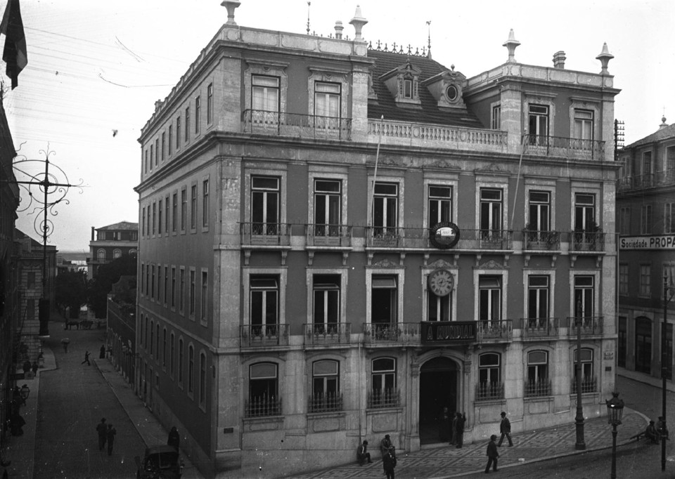 edificio onde esteve inatalado o grande hotel du m