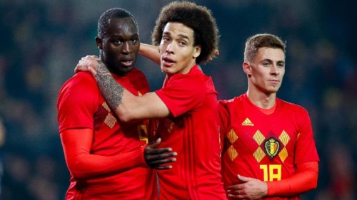 jogadores-da-belgica-comemoram-o-gol-de-romelu-luk