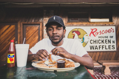 Kendrick-Lamar-Outside-Roscoes.jpg