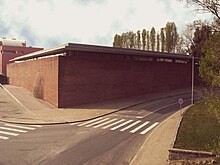 220px-Edificio_CAUP_&amp;_Planetário_do_Porto.jpg