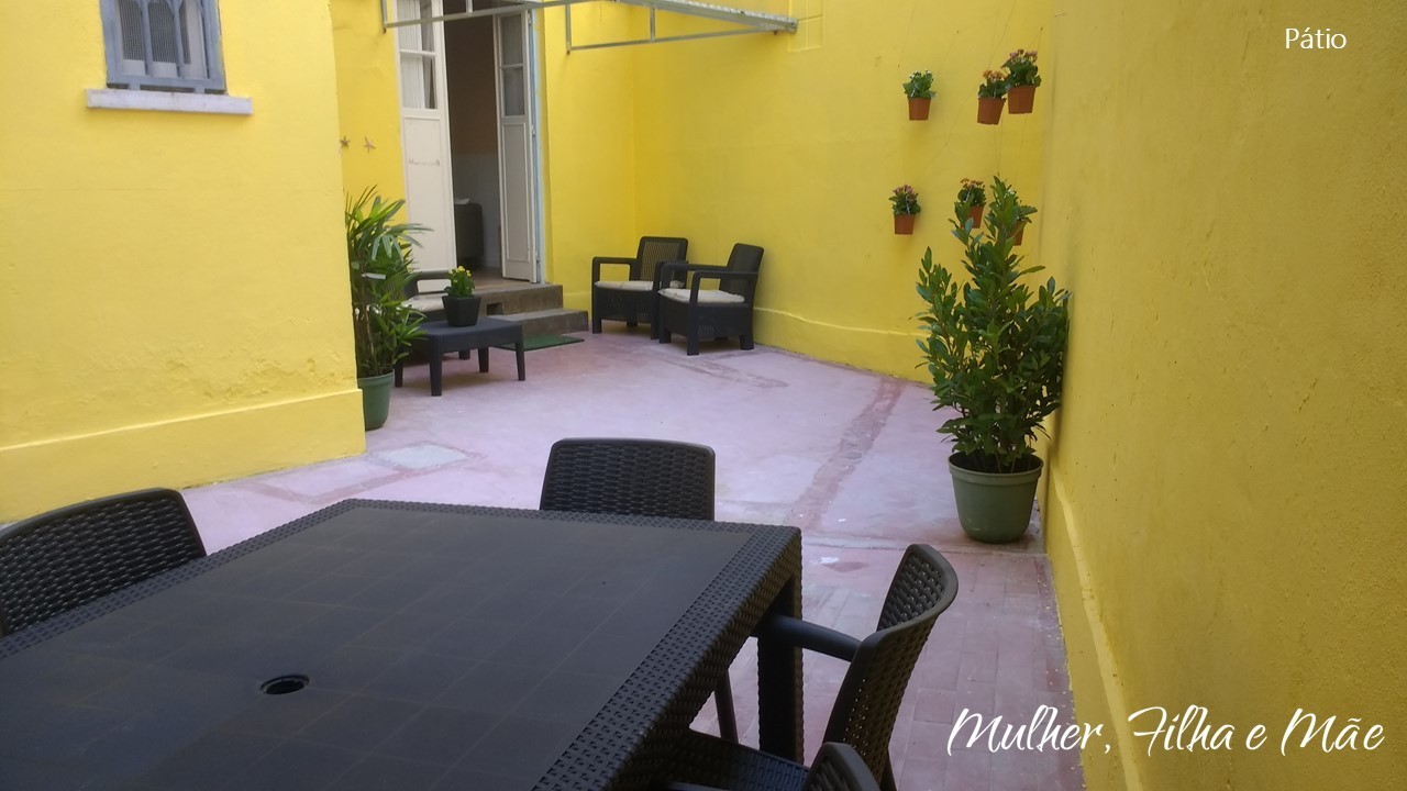 Pátio - Centro Mulher, Filha e Mãe.jpg Pátio - Centro Mulher, Filha e Mãe.jpg