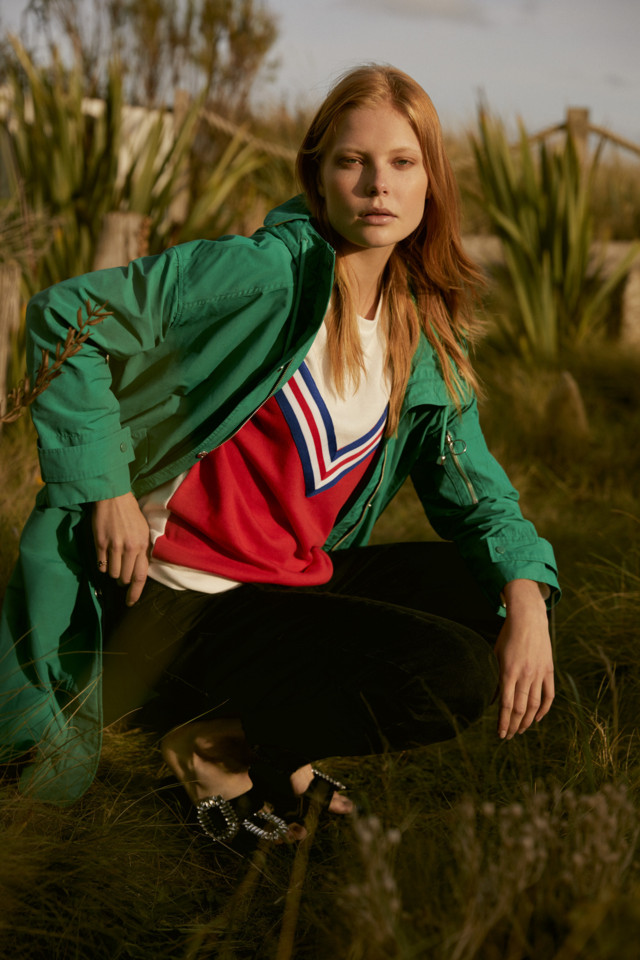Coat E30, Jumper E12, Rings E5, Jeans E19, Shoes E