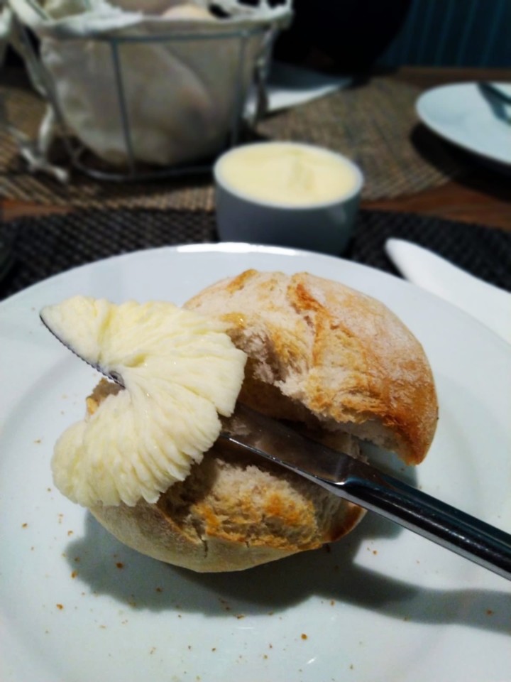 Pica na Praça - Pão Quente com Manteiga