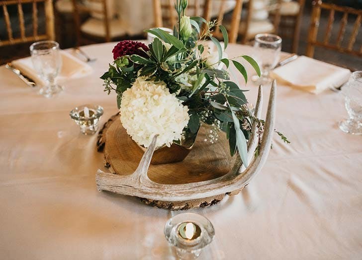antler_wedding_centerpiece.jpg antler_wedding_centerpiece.jpg