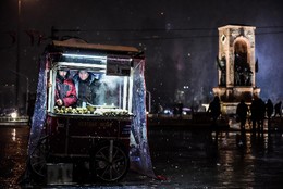 Vendedores de castanhas Praça Taksim, Istambul 