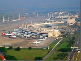 Aeroporto Internacional do Rio - Por falta de esta