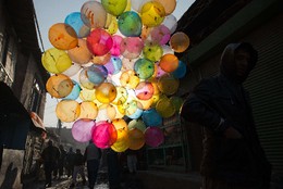 Vendedor de balões em Cabul, Afeganistão